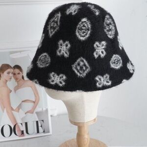Stylish Black and White Patterned Women's Hat
